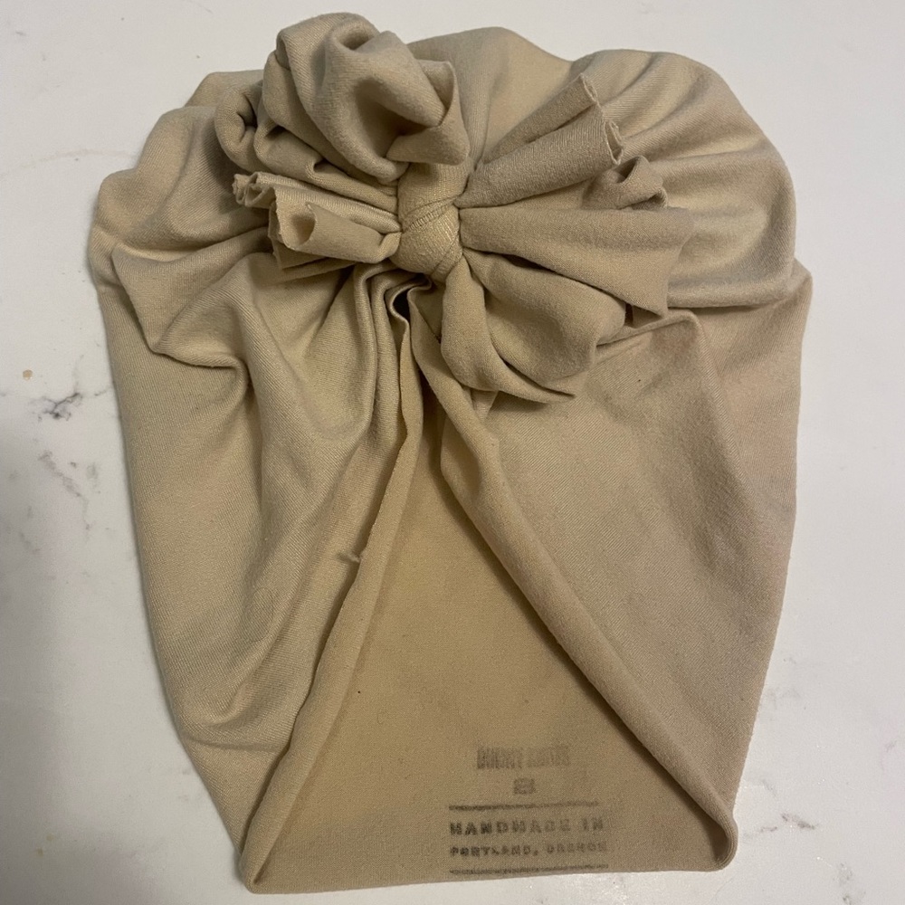 Bunny Knots Size Small EUC